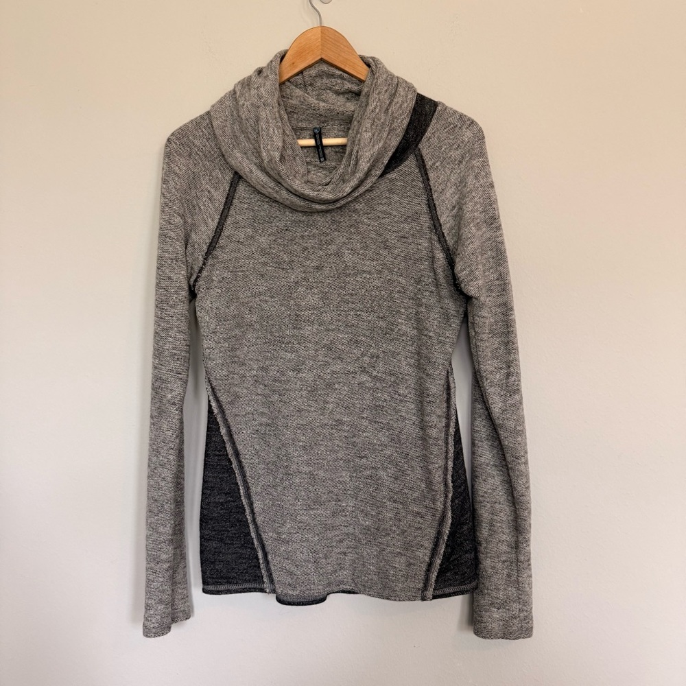 Kuhl Womens Lea Cowl Neck Pullover Sweater Gray Size Medium
